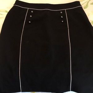 De collection black and white skirt